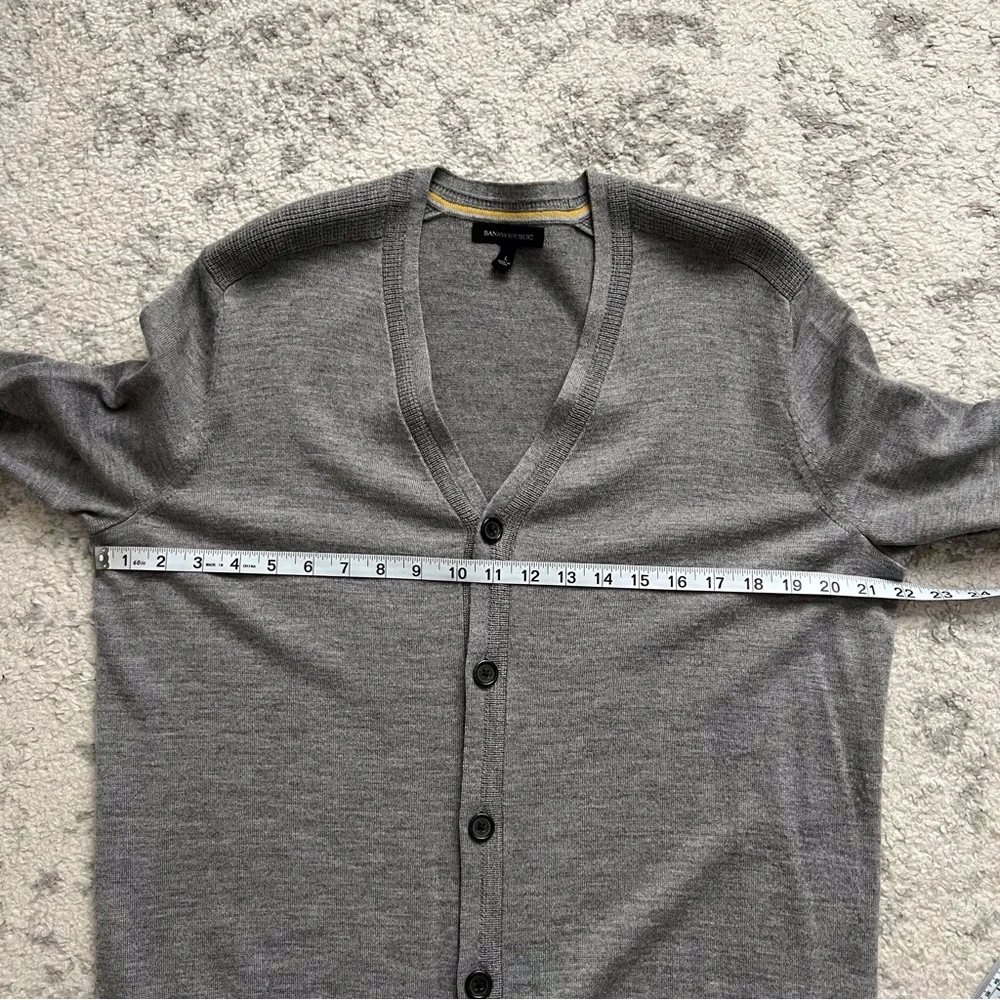 Banana Republic Men’s Grey Cardigan Sweater Merino Wool Bld Preppy Neutral Large